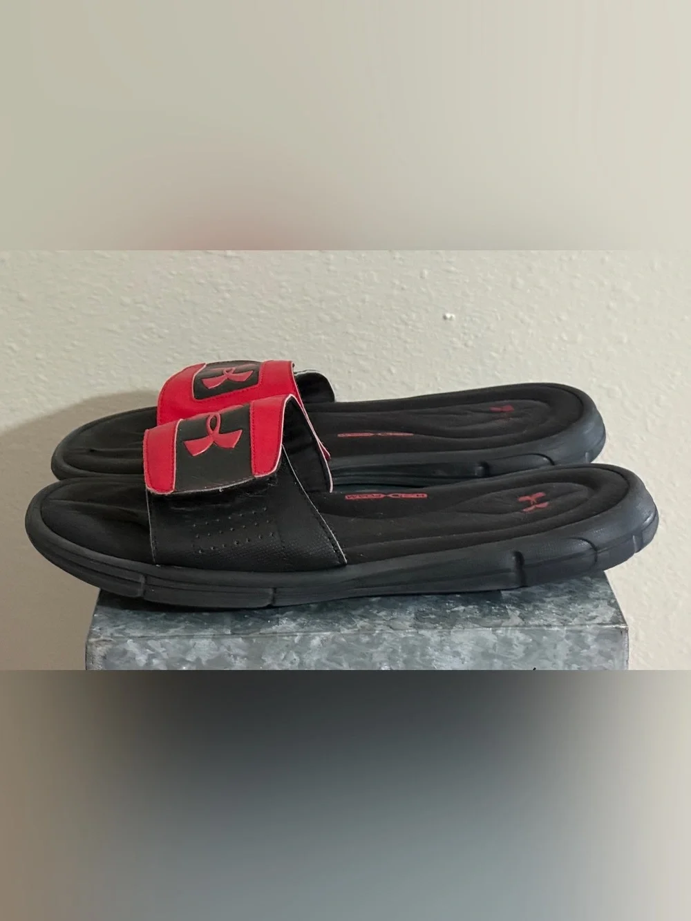 Under Armour Black and Red Adjustable Slide Sandals, Size 12